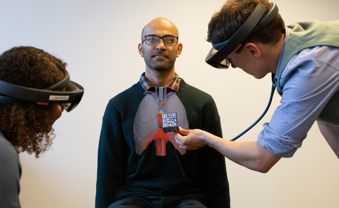 Nieuwe innovatieve oplossing in medische training, Hololens en uitgebreide realiteit