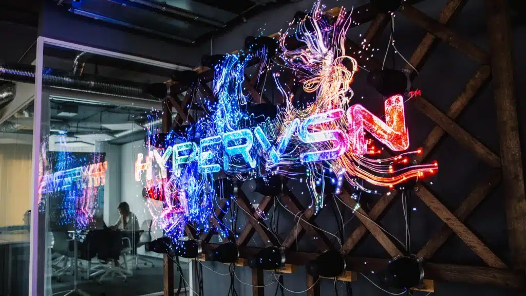 Hypervsn wall4 phil en flo scaled - HYPERVSN Hologram - Geen categorie - Phil & Flo Creative Studio