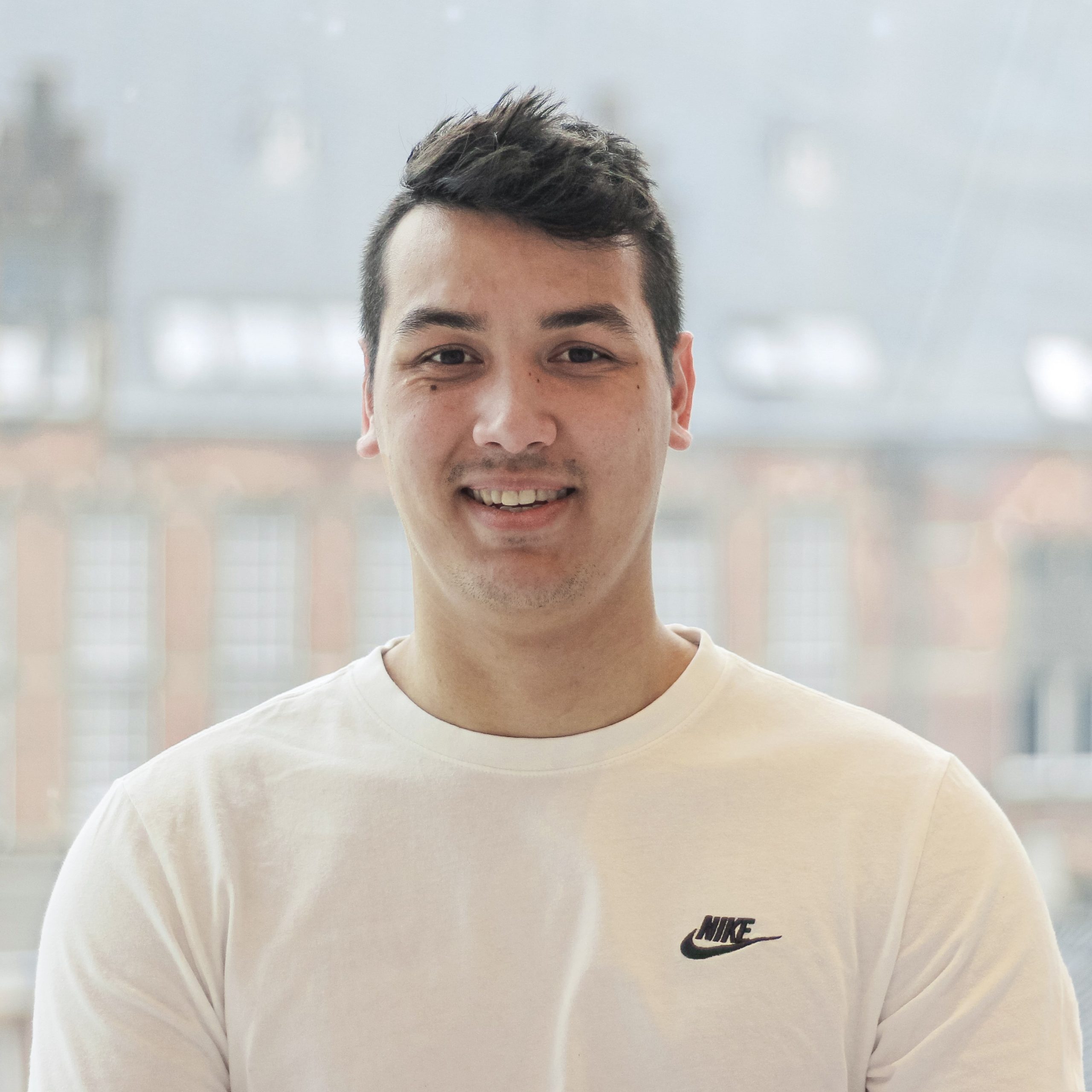 Aron website 1 scaled - Aron Imandikromo - - Phil & Flo Creative Studio